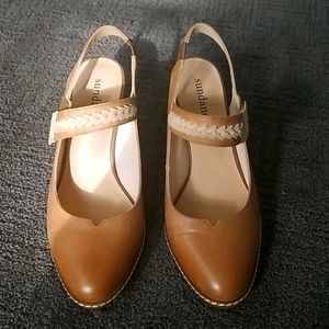 Sundance beige slingback leather shoe never worn